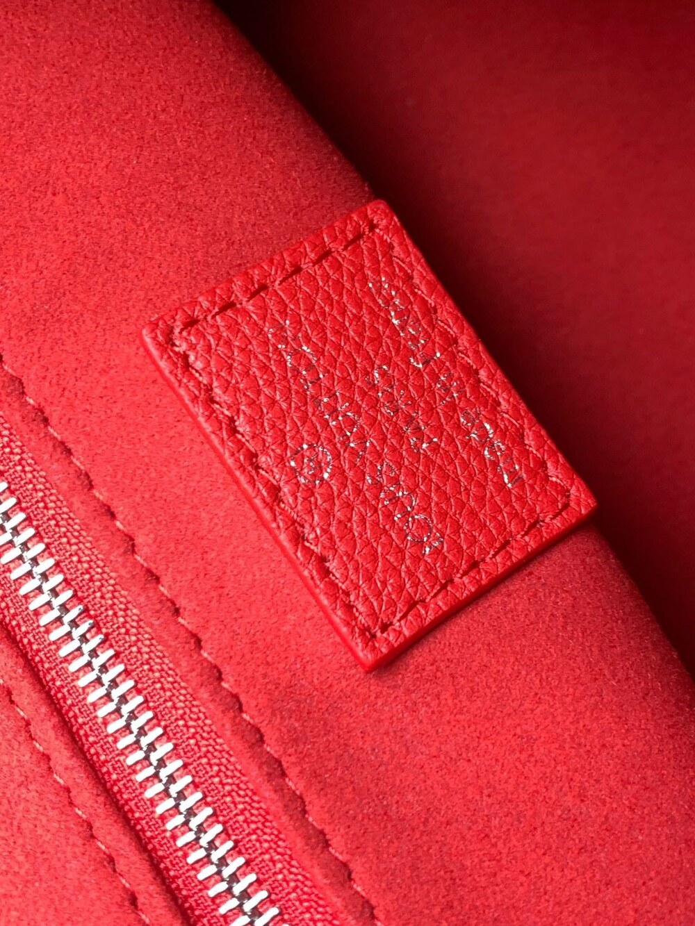 Louis Vuitton MM Tote Bag - Picture 2 of 6